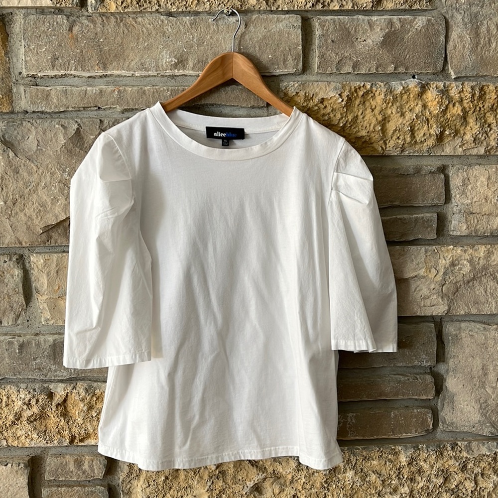 Alice Blue white tee with puffy sleeves size XL